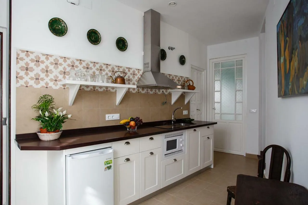 סביליה Suites Machado 3*,